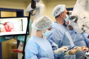 нейрохирург в москве